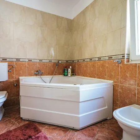 Four Bedroom Holliday